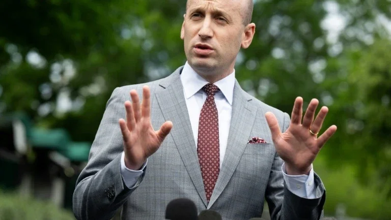 Governo Trump ameaça suspender habeas corpus