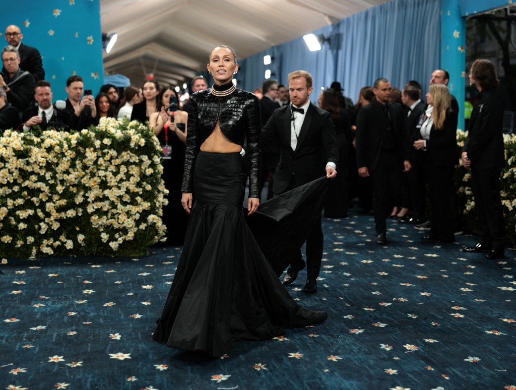 Met Gala 2025: veja os looks mais incríveis que passaram pelo tapete vermelho 20 Met Gala 2025: veja os looks mais incríveis que passaram pelo tapete vermelho