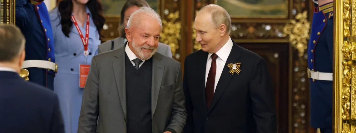 Lula e Putin durante encontro no Kremlin, em Moscou