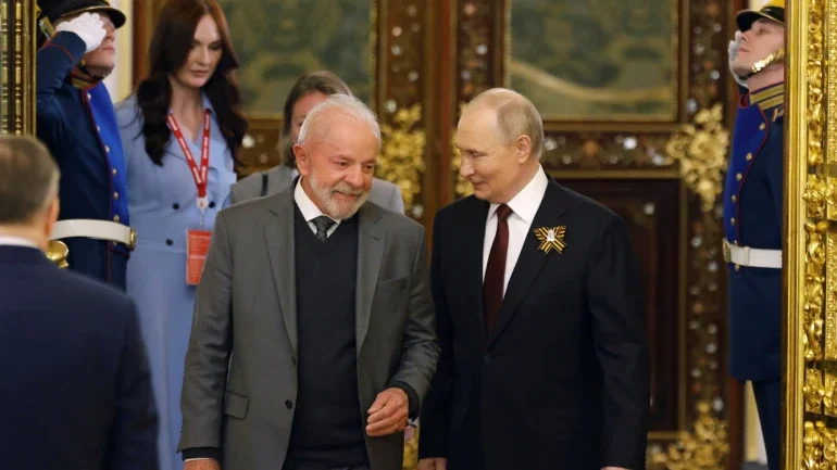 Lula e Putin durante encontro no Kremlin, em Moscou