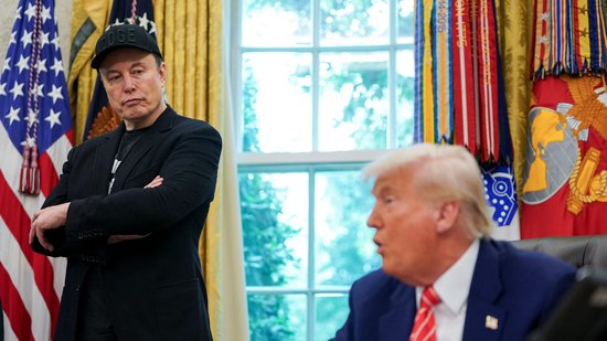 Elon Musk oficializa saída do governo Trump após 5 meses