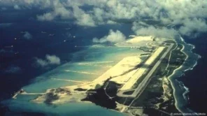 Reino Unido devolve ilha a Maurício, mas mantém base militar