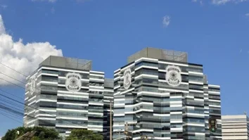 52830107256-9c1785c4c2-z