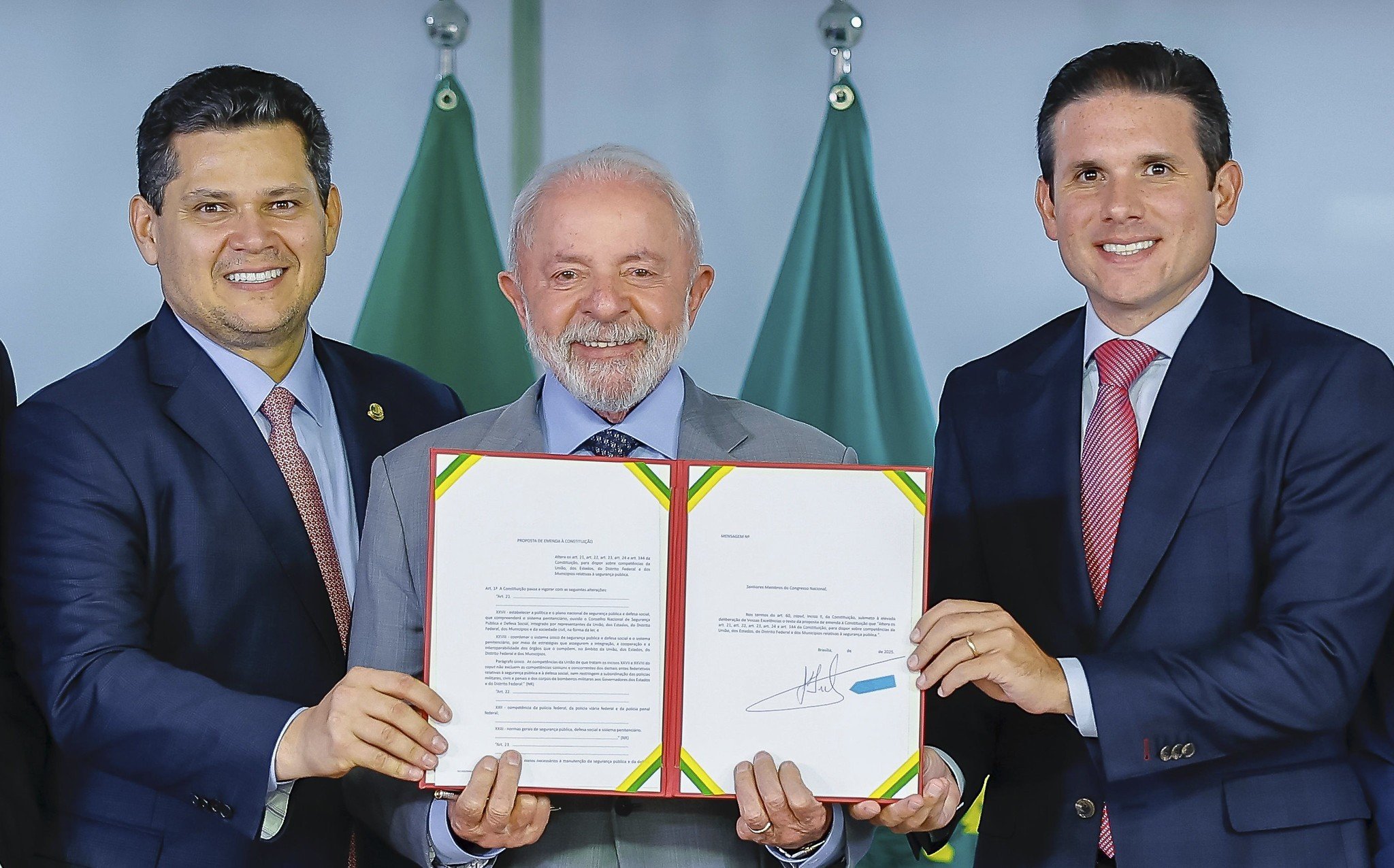 Em 100 dias, Motta muda estilo ‘trator’ de Lira, mas vive em gangorra entre PT e PL 2 Em 100 dias, Motta muda estilo ‘trator’ de Lira, mas vive em gangorra entre PT e PL