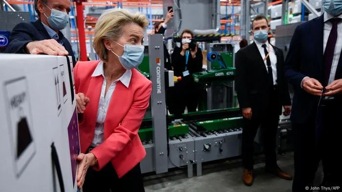 Chefe da UE terá que divulgar mensagens com a Pfizer