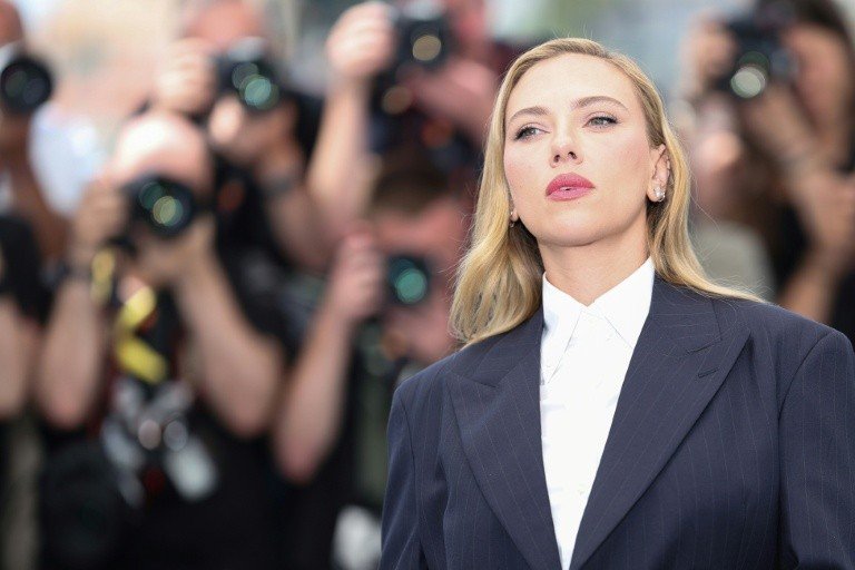 Scarlett Johansson se torna atriz mais lucrativa de Hollywood