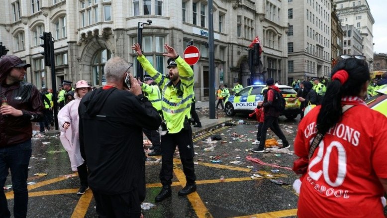 Atropelamento durante comemorações do Liverpool deixa quatro em estado grave
