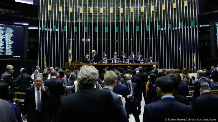 Mulheres têm menor representação política no Brasil do que na Arábia Saudita