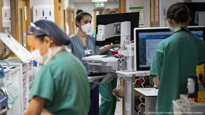 Sistema de saúde do Reino Unido quer replicar serviço oferecido pelo SUS