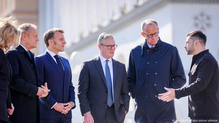 Macron, Merz, Starmer e Tusk visitam Kiev