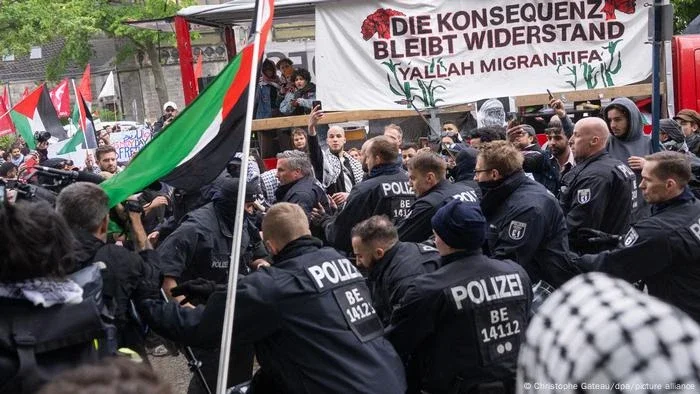 Ato pró-palestinos em Berlim termina com dezenas de feridos