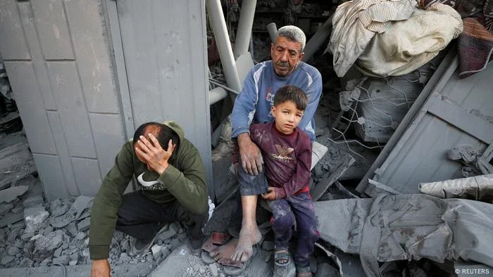 A vida entre ruínas e fome na Faixa de Gaza