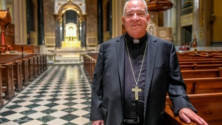 Arcebispo da Filadélfia, onde Leão XIV estudou, declara surpresa com eleição de papa americano