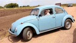 9e85f40a-fusca-do-mujica-azul-1024x662
