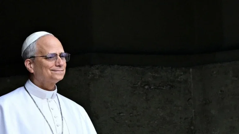 O Papa Leão XIV após a oração Regina Caeli