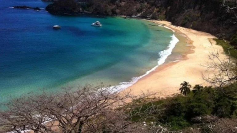 Baía do Sancho, em Fernando de Noronha