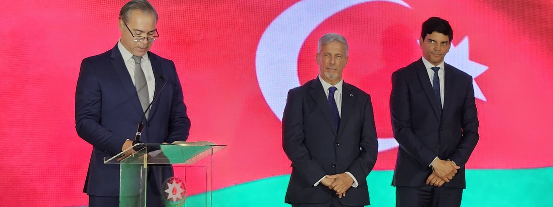 Celebração do Dia da Independência do Azerbaijão na embaixada do país em Brasília