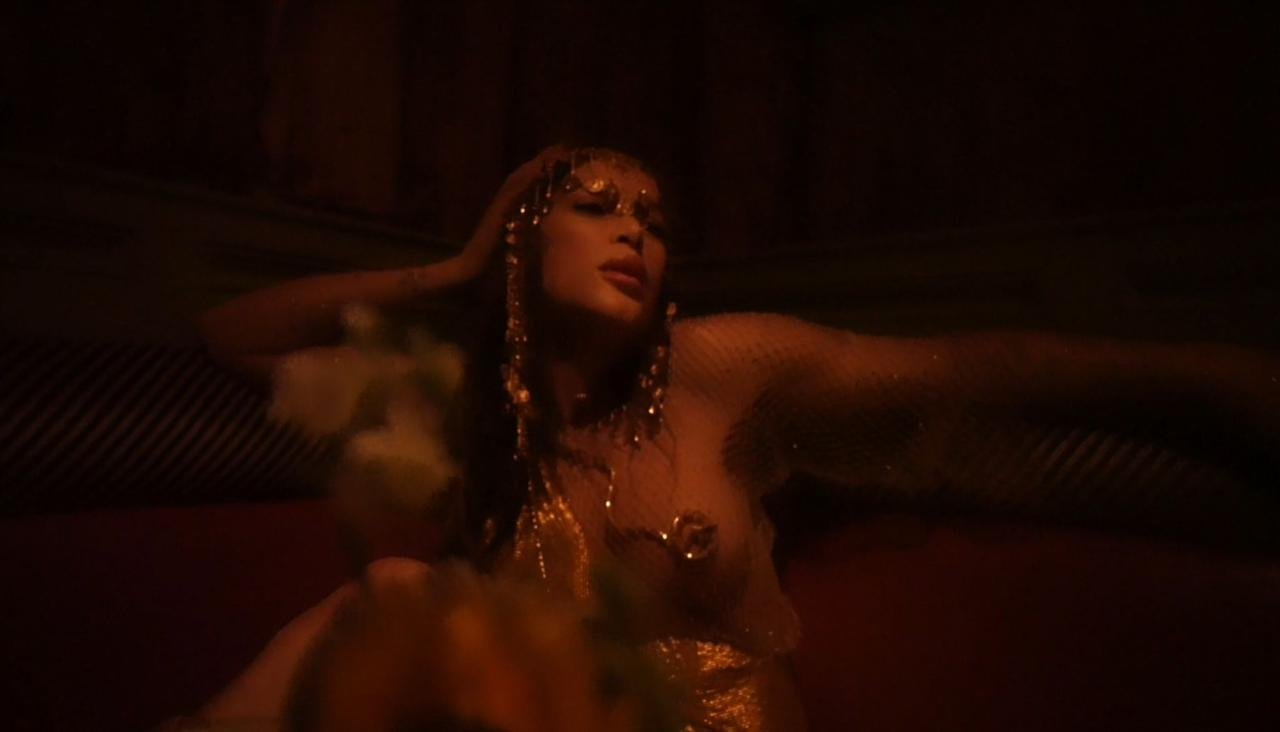Màia Hazel lança clipe em Nova York unindo moda e política em ato de resistência 2 Màia Hazel lança clipe em Nova York unindo moda e política em ato de resistência