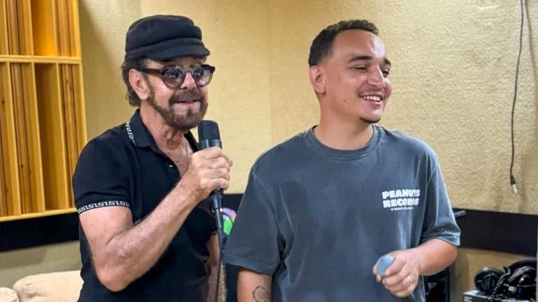 Os cantores e compositores pernambucanos Nando Cordel e João Gomes