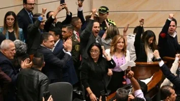 Senado da Colômbia rejeita consulta popular de Petro, que acusa 