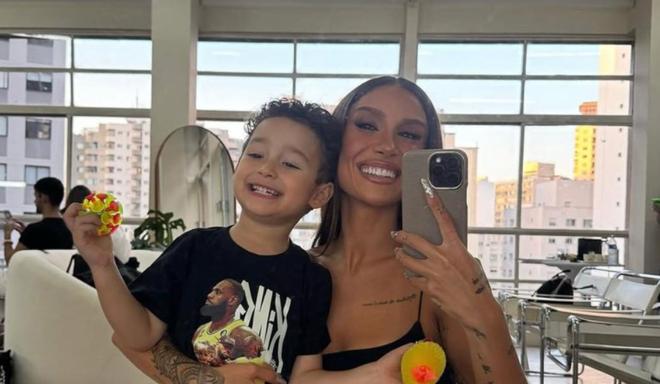 Sabrina Sato, Isis Valverde e mais famosas apontam dores e glórias da maternidade