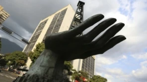 Maduro diz que Venezuela seguirá operando em campos que Chevron deixará por sanções