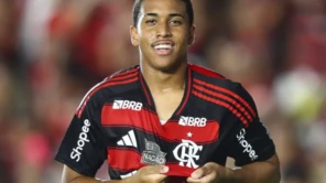 Filipe Luís exalta Joshua no Flamengo após gol e vê 