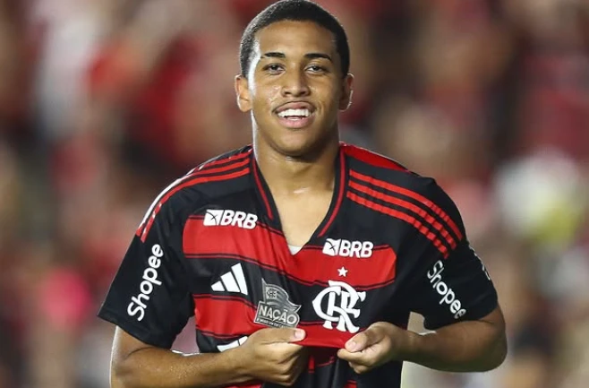 Filipe Luís exalta Joshua no Flamengo após gol e vê 