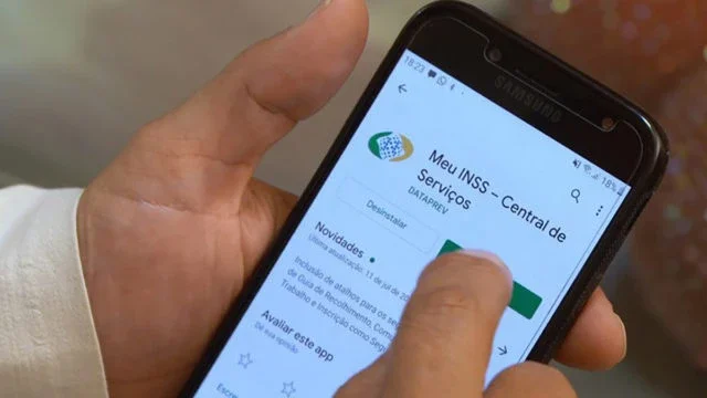 Escândalo do INSS domina assuntos em grupos de mensagens e ultrapassa taxação do pix