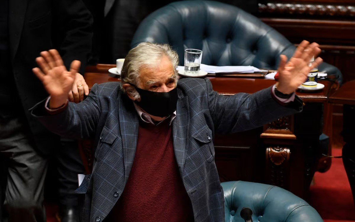 Em 6 imagens, relembre a trajetória de José "Pepe" Mujica 11 Em 6 imagens, relembre a trajetória de José "Pepe" Mujica