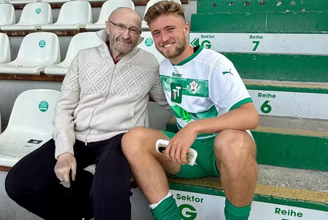 Com saúde frágil, Phil Collins surge irreconhecível em aparição rara com filho; veja 2 Com saúde frágil, Phil Collins surge irreconhecível em aparição rara com filho; veja