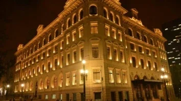 predio-historico-sao-paulo-iluminacao-acervo-cento-cultural-768x512-1
