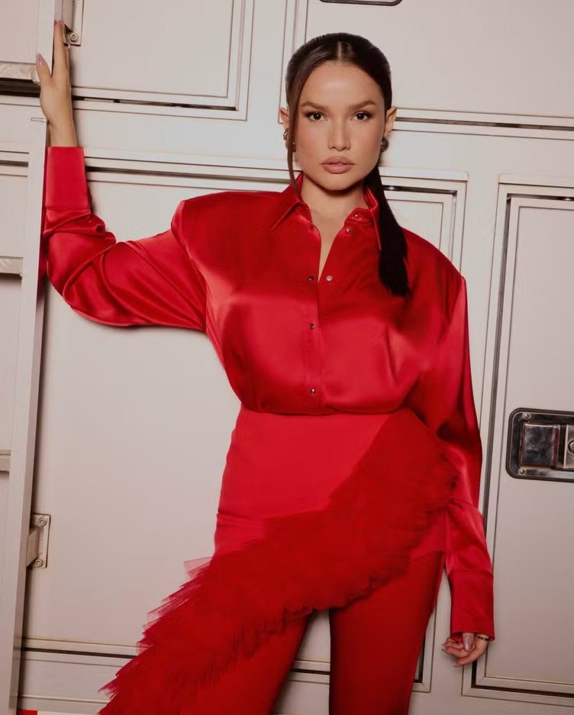 Juliette Freire exibe look para estreia no Saia Justa, do GNT 2 Juliette Freire exibe look para estreia no Saia Justa, do GNT