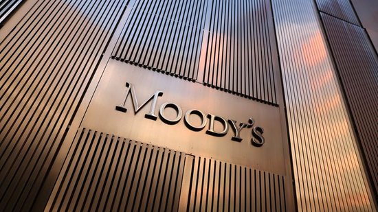 Logo da Moody's na sede da empresa em Manhattan, Nova York
