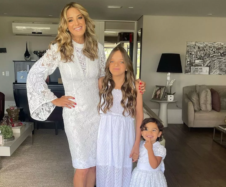 Sabrina Sato, Isis Valverde e mais famosas apontam dores e glórias da maternidade 12 Sabrina Sato, Isis Valverde e mais famosas apontam dores e glórias da maternidade