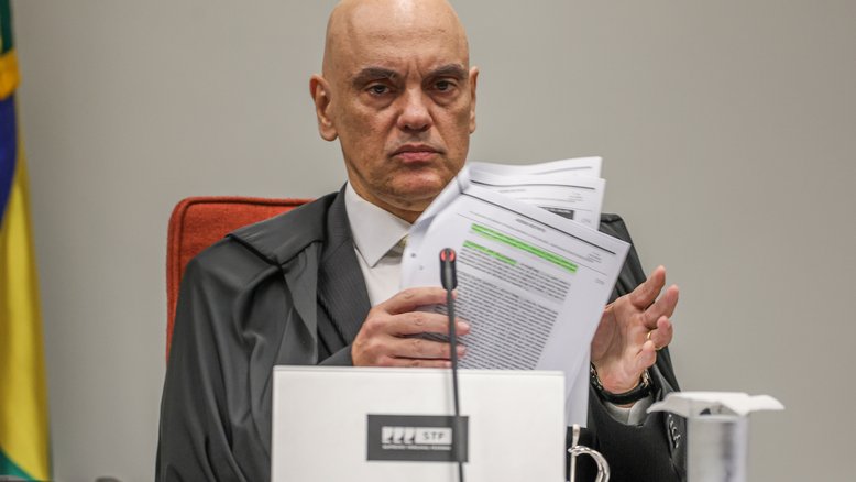 O ministro do Supremo Tribunal Federal (STF) Alexandre de Moraes começa a ouvir os réus do núcleo 1 na ação da trama golpista, os interrogatórios ocorrerão presencialmente na sala de julgamentos da primeira turma da corte