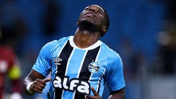 Francis Amuzu, jogador do Grêmio