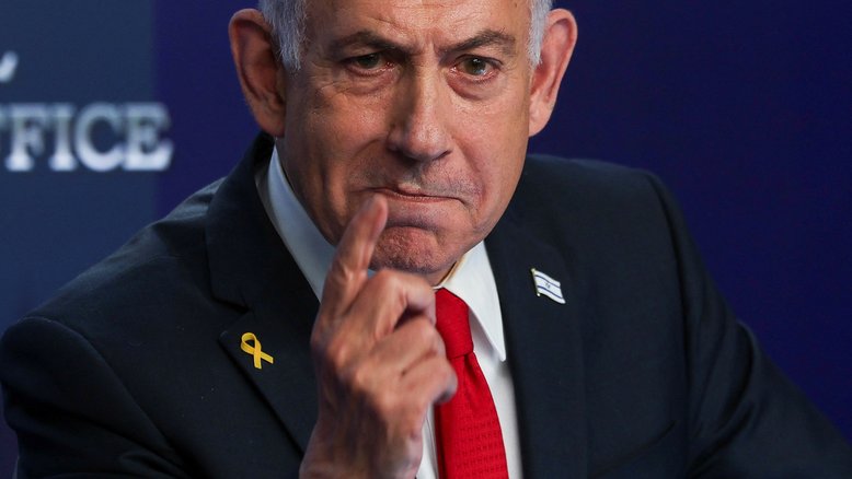 O primeiro-ministro israelense, Benjamin Netanyahu, fala durante coletiva de imprensa em Jerusalém. 21/05/2025