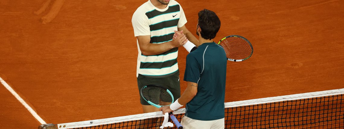 Musetti desiste, e Alcaraz vai à final de Roland Garros