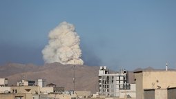 Fumaça após um ataque israelense em Teerã, Irã, em 18 de junho de 2025