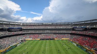Copa do Mundo de Clubes da FIFA - Grupo A - Palmeiras x Al Ahly - Estádio MetLife, East Rutherford, Nova Jersey, EUA - 19 de junho de 2025 Visão geral dos jogadores saindo do campo após a partida ser suspensa devido ao mau tempo