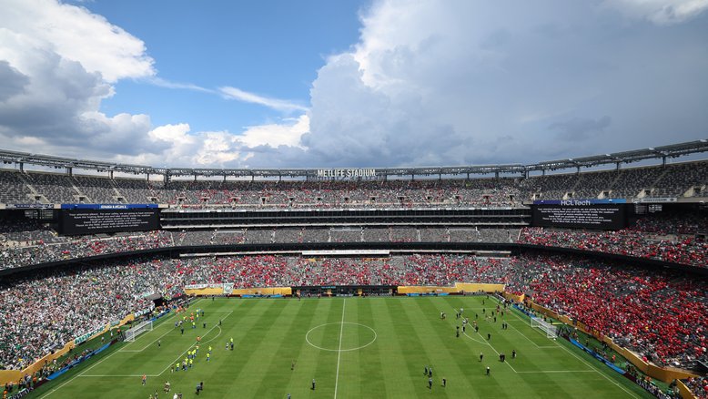 Copa do Mundo de Clubes da FIFA - Grupo A - Palmeiras x Al Ahly - Estádio MetLife, East Rutherford, Nova Jersey, EUA - 19 de junho de 2025 Visão geral dos jogadores saindo do campo após a partida ser suspensa devido ao mau tempo