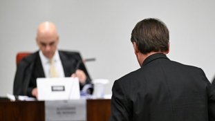 Moraes proíbe transmissão e divulgação de entrevistas de Bolsonaro
