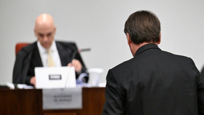 Moraes fala que não irá admitir 'tumulto processual' e nega pedido de Bolsonaro