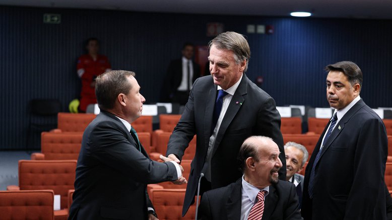 Mauro Cid e Jair Bolsonaro