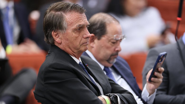 Bolsonaro é interrogado no STF por suposta trama golpista; acompanhe ao vivo