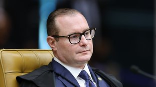Zanin vota por responsabilizar redes por postagens; placar é de 5 a 1