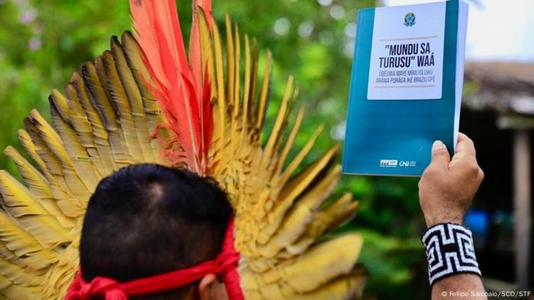 Iniciativas tentam revitalizar línguas indígenas no Brasil