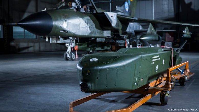 Alemanha amplia ajuda militar à Ucrânia, mas nega envio de mísseis Taurus