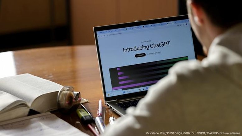 Escrever texto com ChatGPT faz mal ao cérebro, sugere estudo